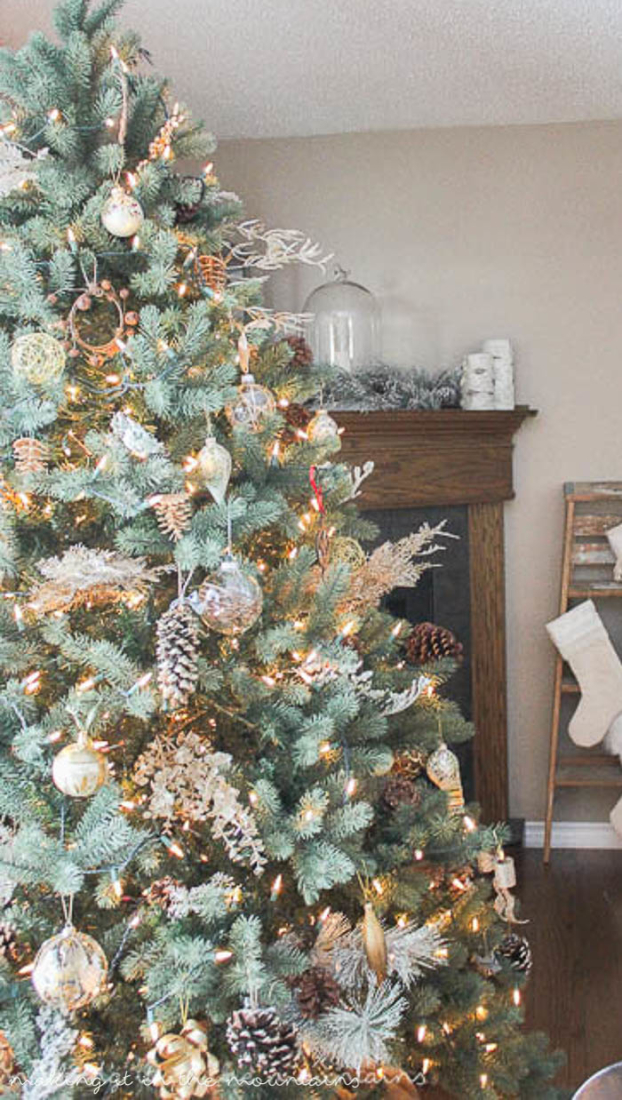 12 Gorgeous Christmas Trees sure to Inspire - making it in the mountains