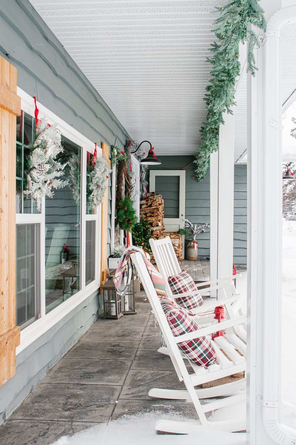 Nostalgic + Cozy Christmas Porch - Making it in the Mountains